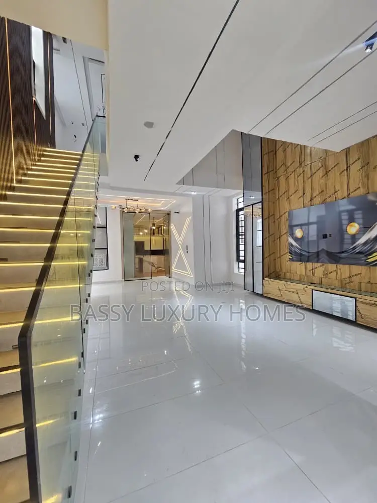 5bdrm Duplex in Lekki for sale in Lekki