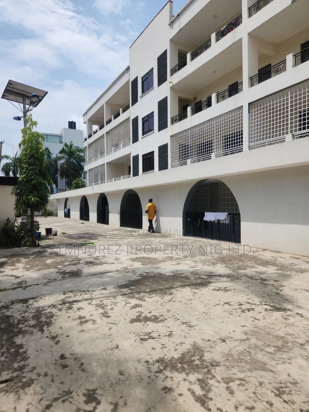 4bdrm Apartment in Kofo Abayomi for rent in Kofo Abayomi