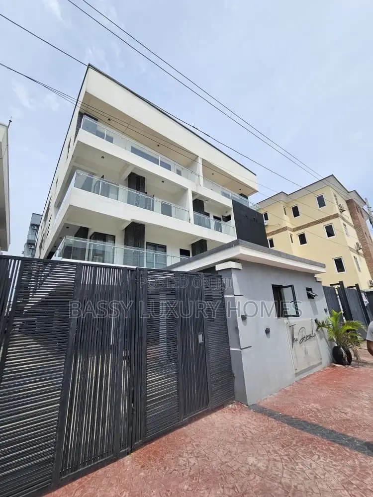 3bdrm Duplex in Ikate for sale in Ikate