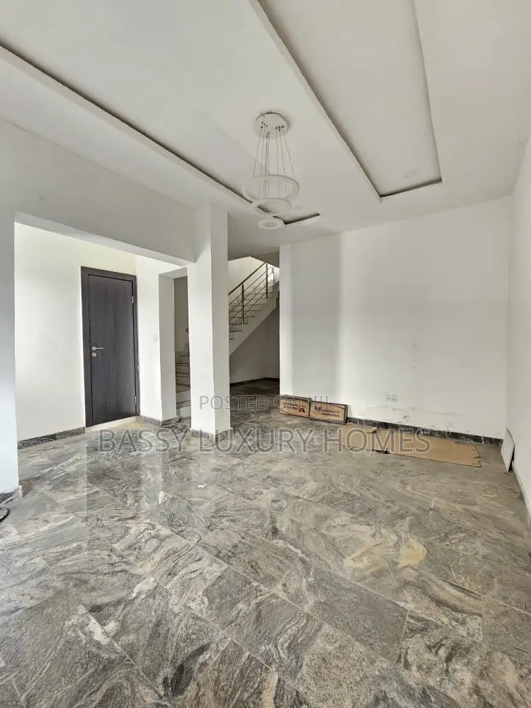 4bdrm Duplex in Ikate for sale in Ikate