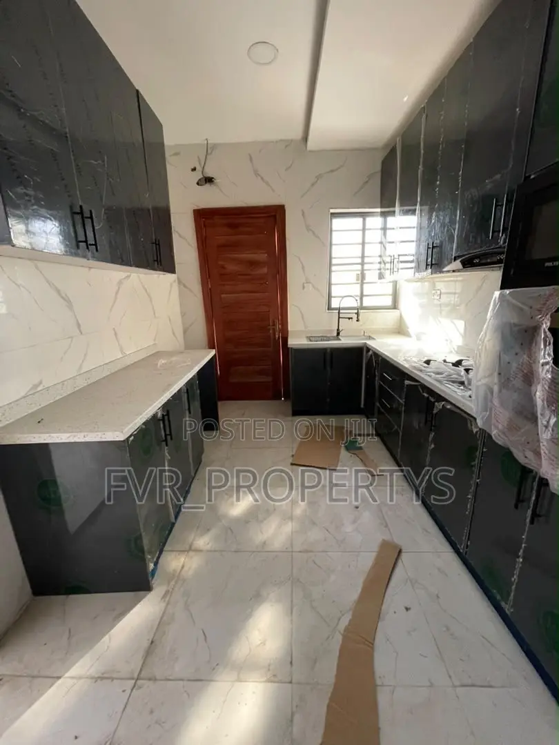 3bdrm Penthouse in Ologolo for sale in Ologolo
