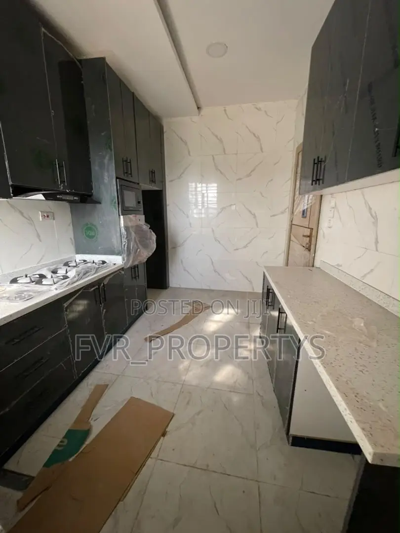 3bdrm Penthouse in Ologolo for sale in Ologolo