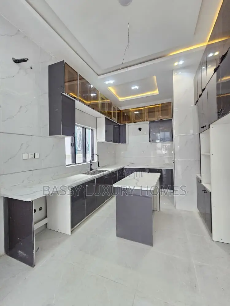 4bdrm Duplex in Lekki for sale in Lekki
