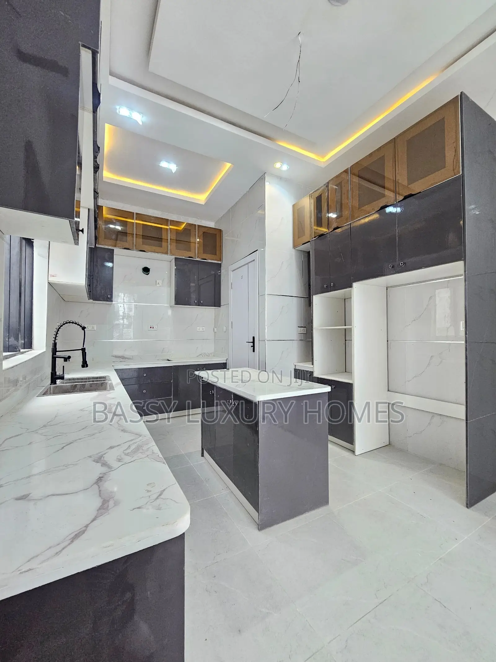 4bdrm Duplex in Lekki for sale in Lekki