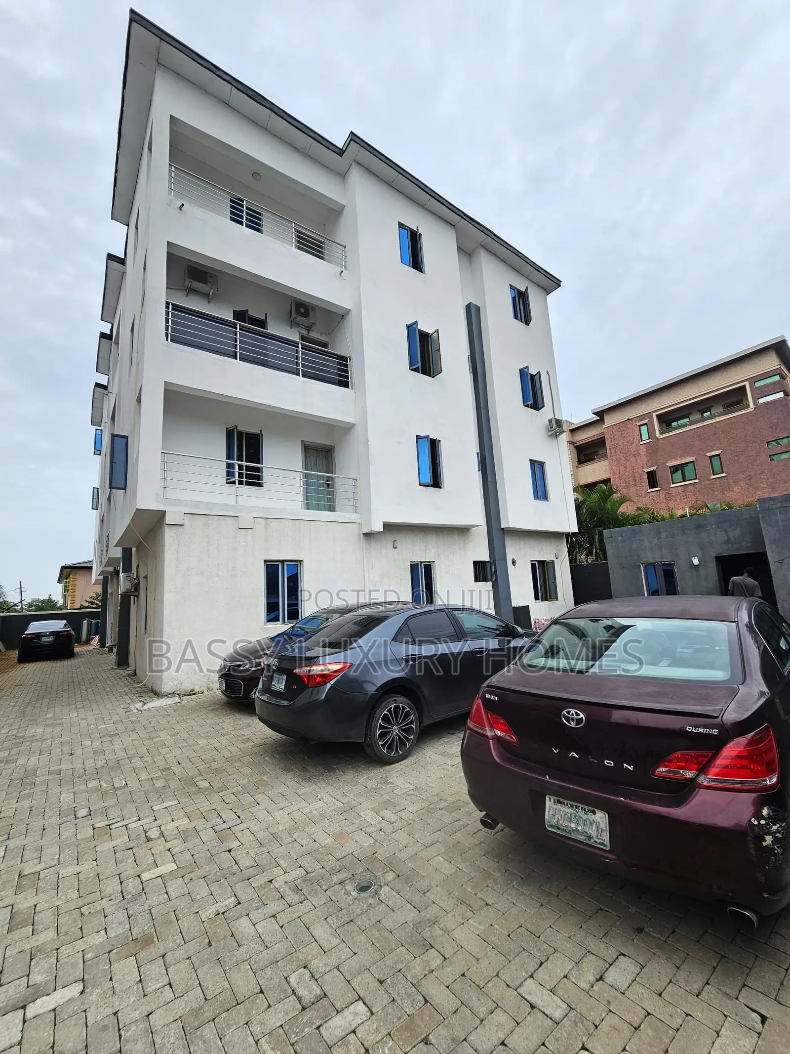 3bdrm Duplex in Ikate for sale in Ikate