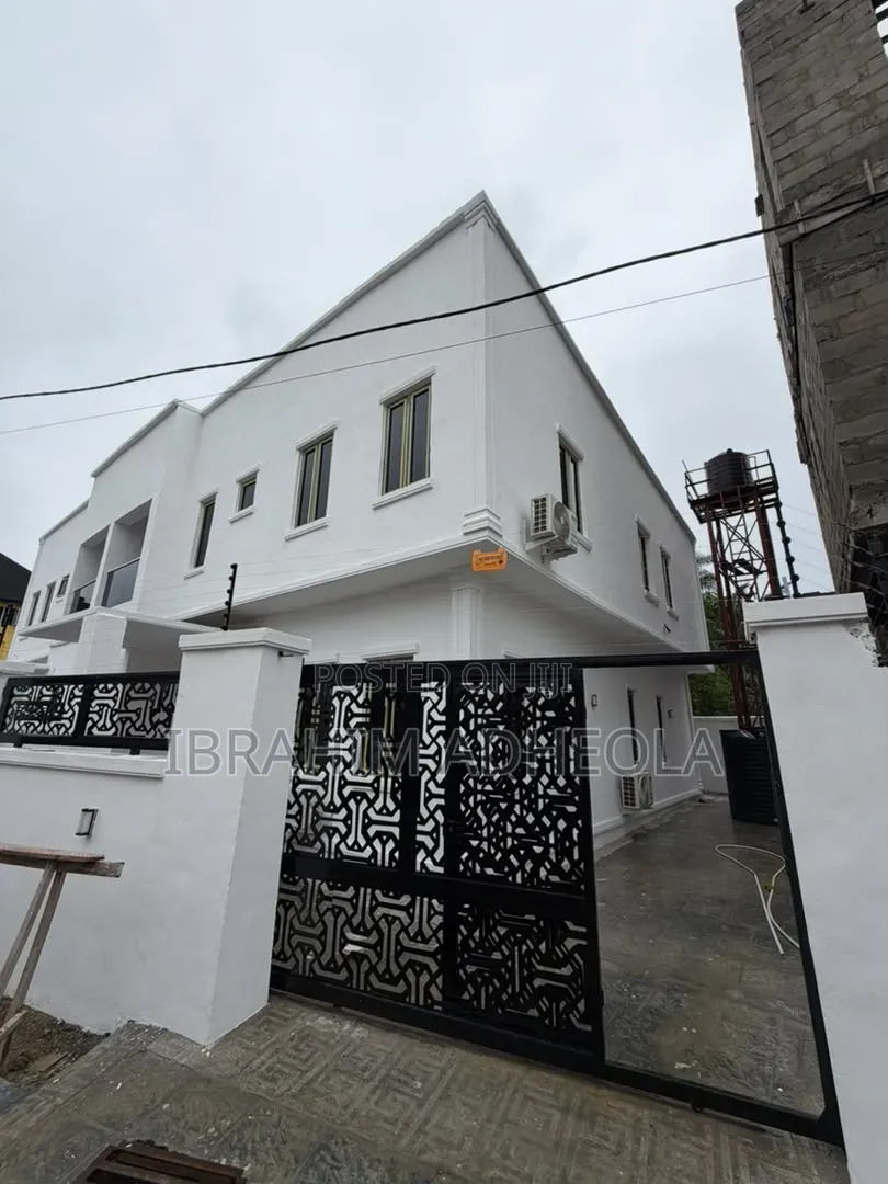 4bdrm Duplex in In An Estate for sale in Akowonjo