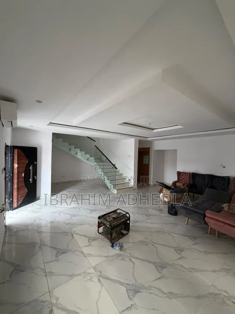 4bdrm Duplex in In An Estate for sale in Akowonjo