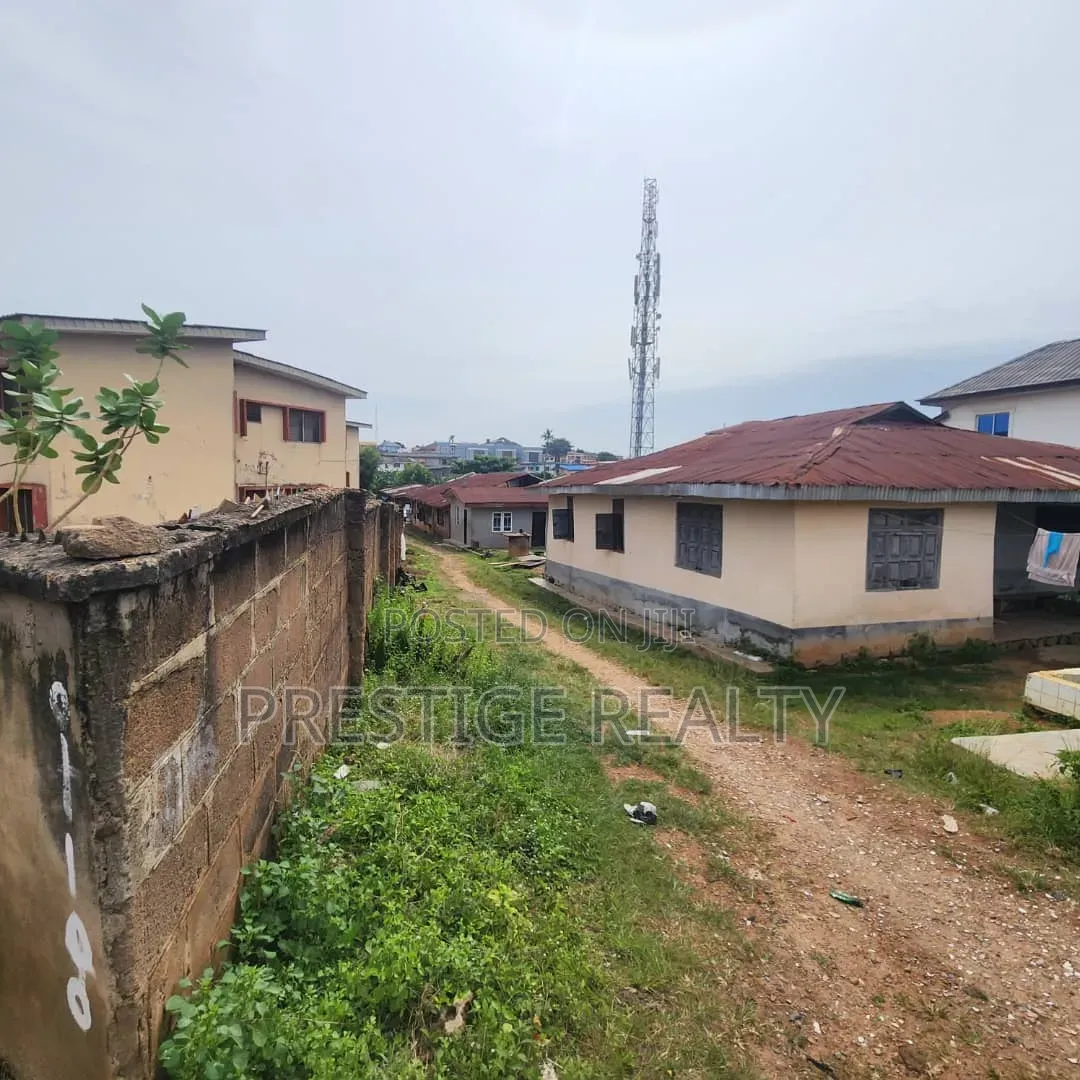 Plot of Land With Demolishable Structures for Sale at Aare, Old Bodija in Bodija