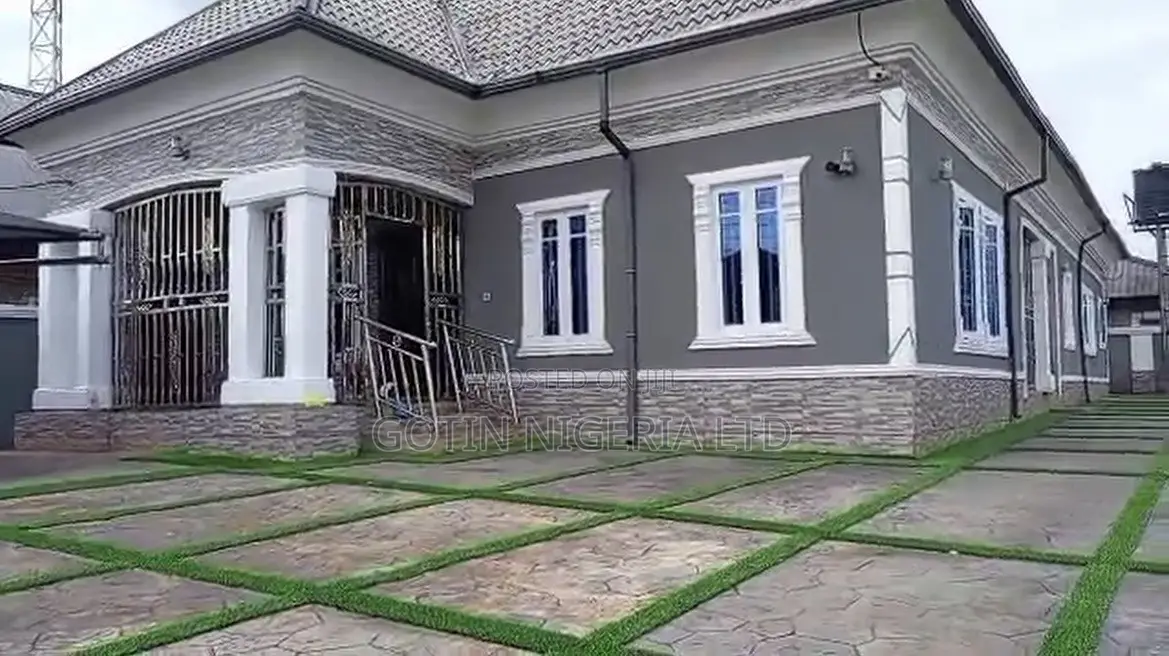 4bdrm Bungalow in Benin City for sale in Benin City