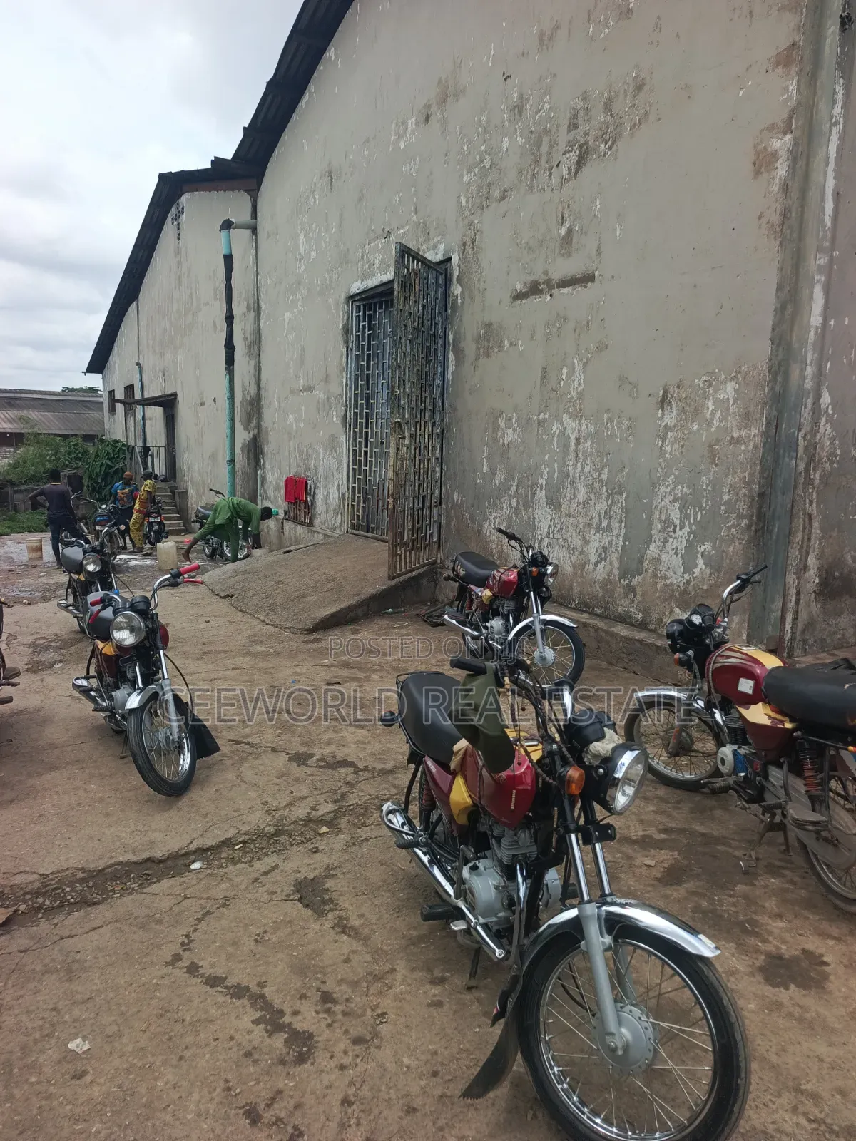 2300SQM Standards Warehouse at Oluyole Main Estate FOR SALES/ LEASE in Oluyole Estate
