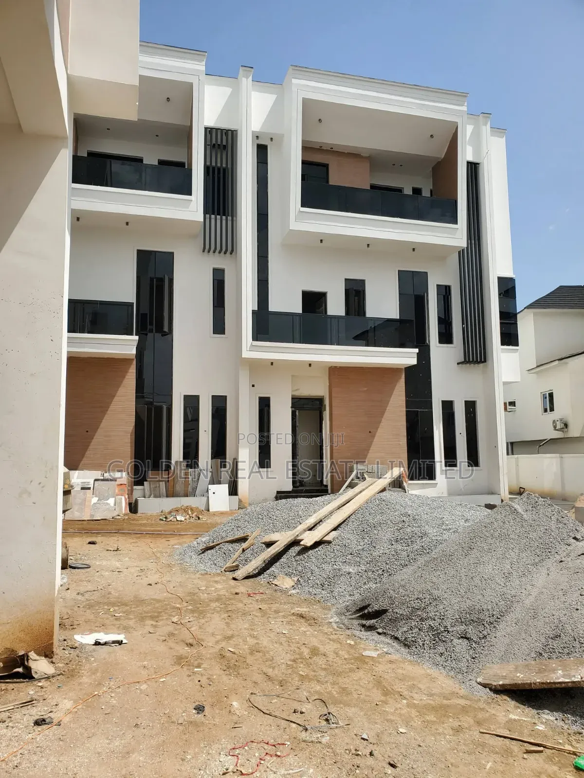 5bdrm Duplex in Jahi for sale in Jahi