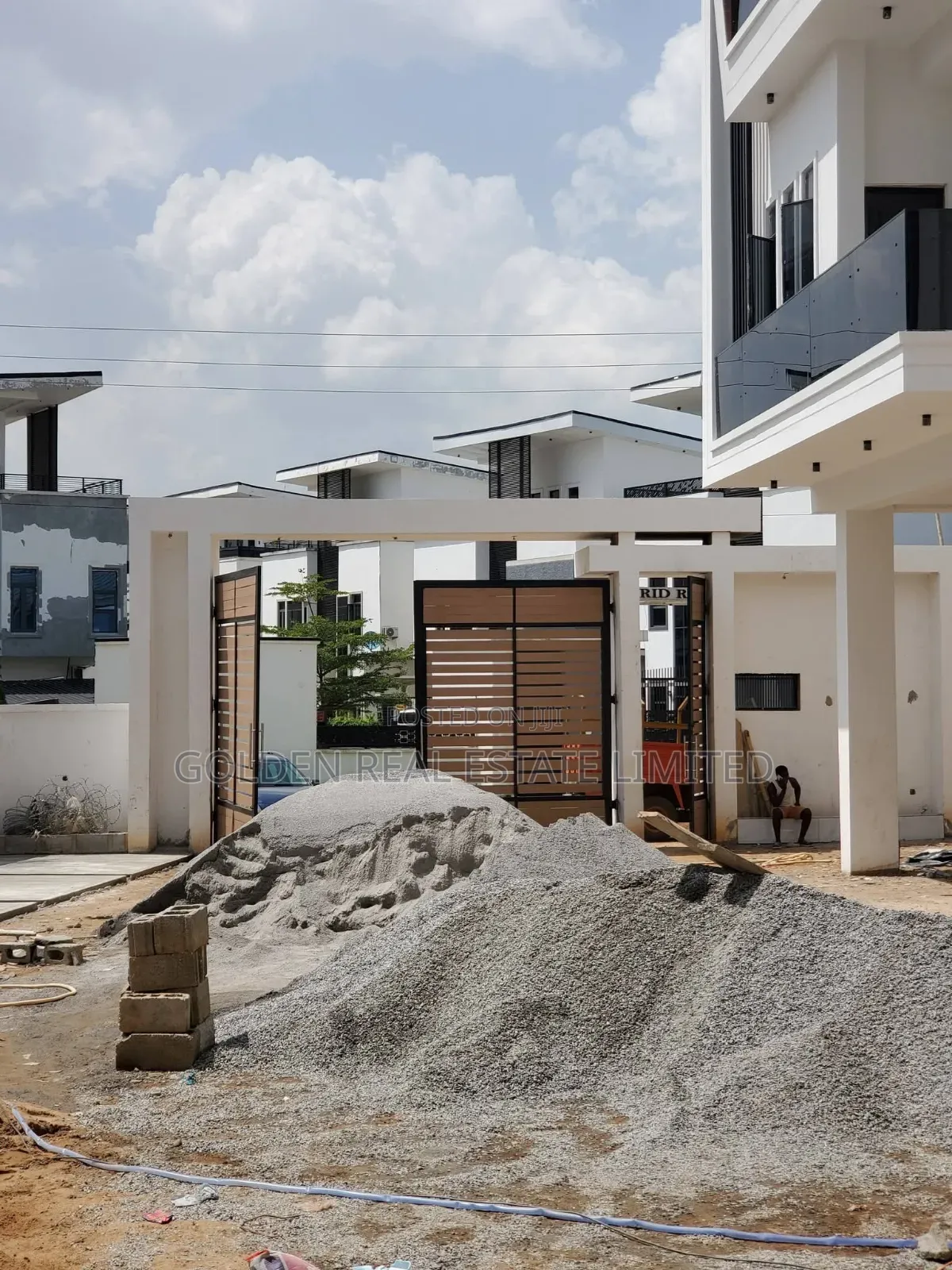 5bdrm Duplex in Jahi for sale in Jahi