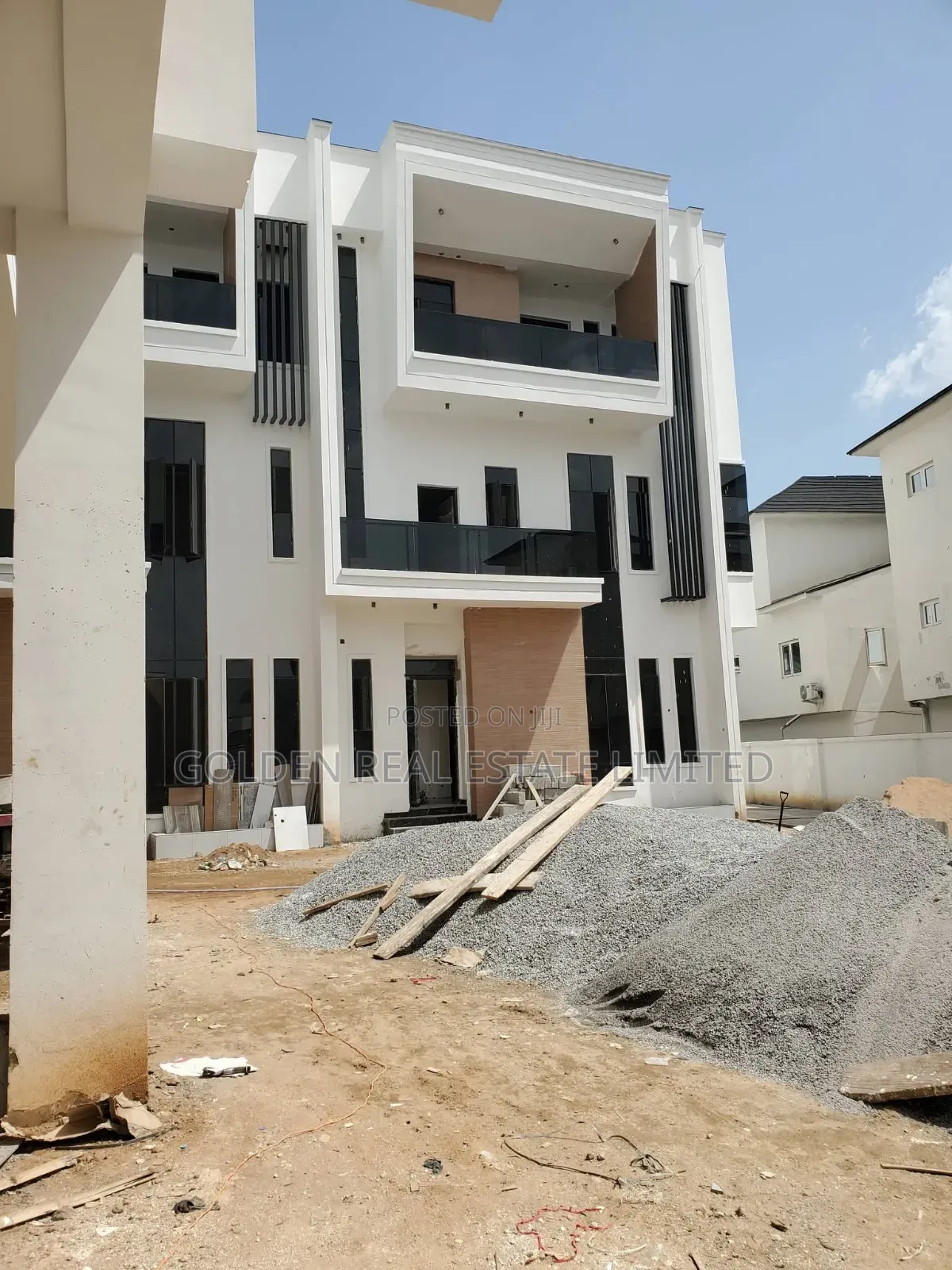 5bdrm Duplex in Jahi for sale in Jahi