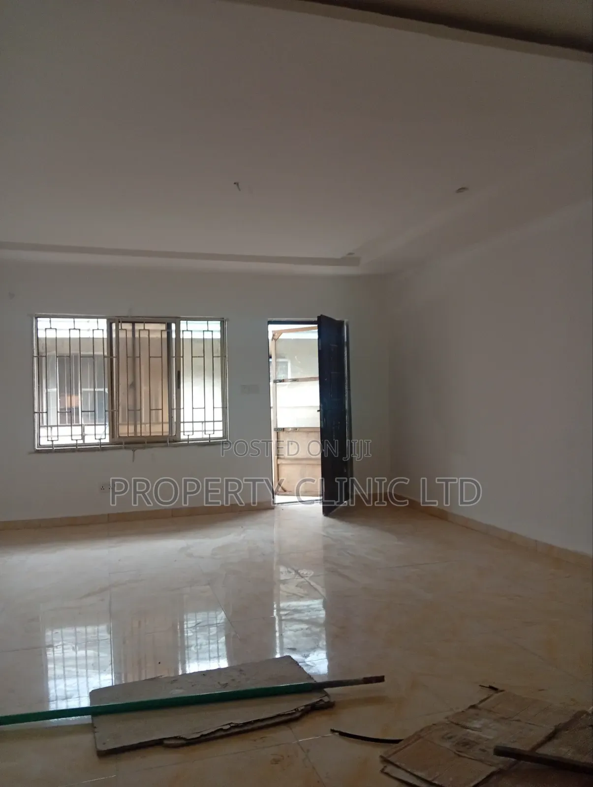 3bdrm Block of Flats in Off Estaport Avenue for rent in Soluyi