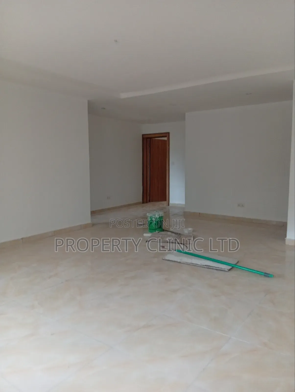 3bdrm Block of Flats in Off Estaport Avenue for rent in Soluyi