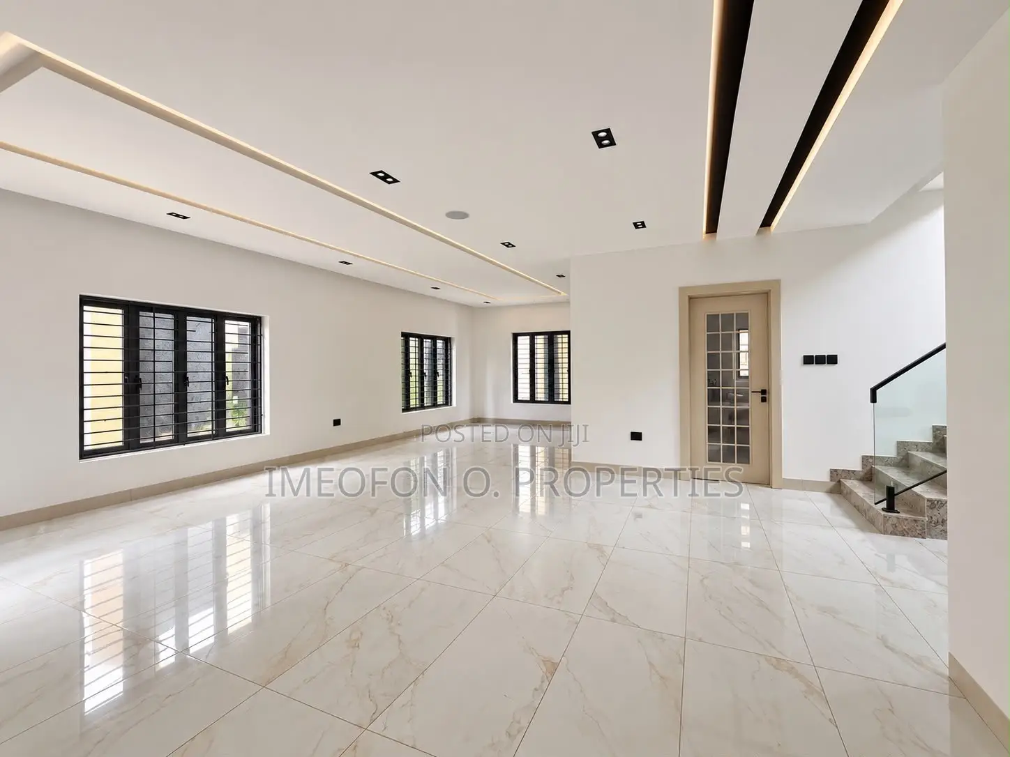 5bdrm Duplex in Bunkoro for sale in Bunkoro