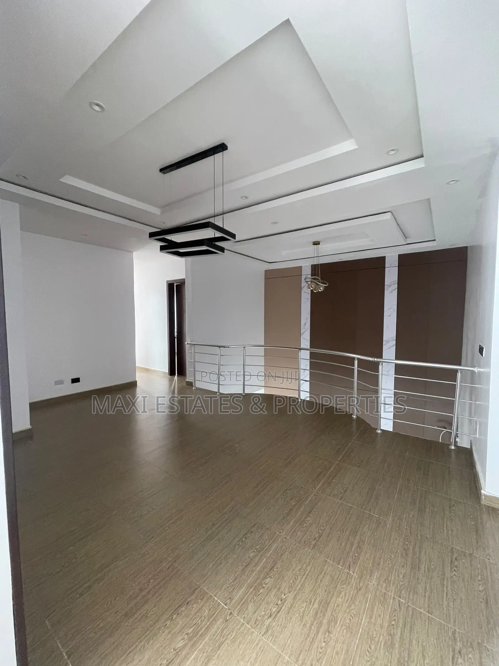 5bdrm Duplex in Osapa London for sale in Osapa london