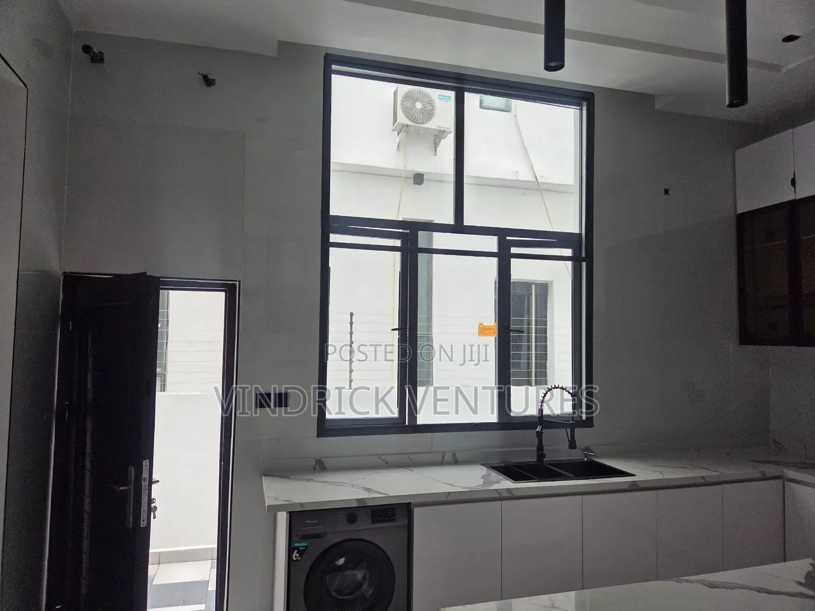 5bdrm Duplex in Osapa London for sale in Osapa london