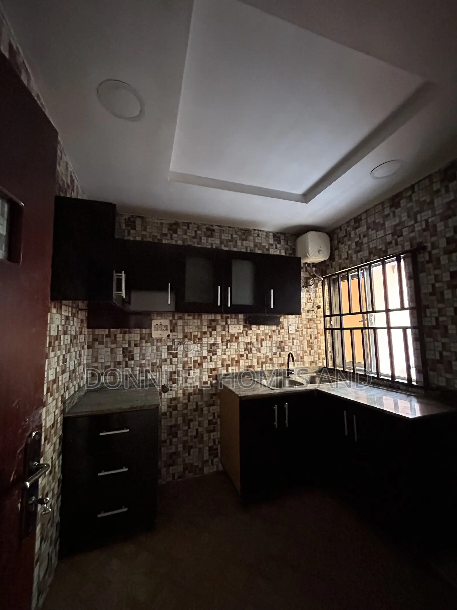 3bdrm Block of Flats in Osapa london for rent in Osapa london