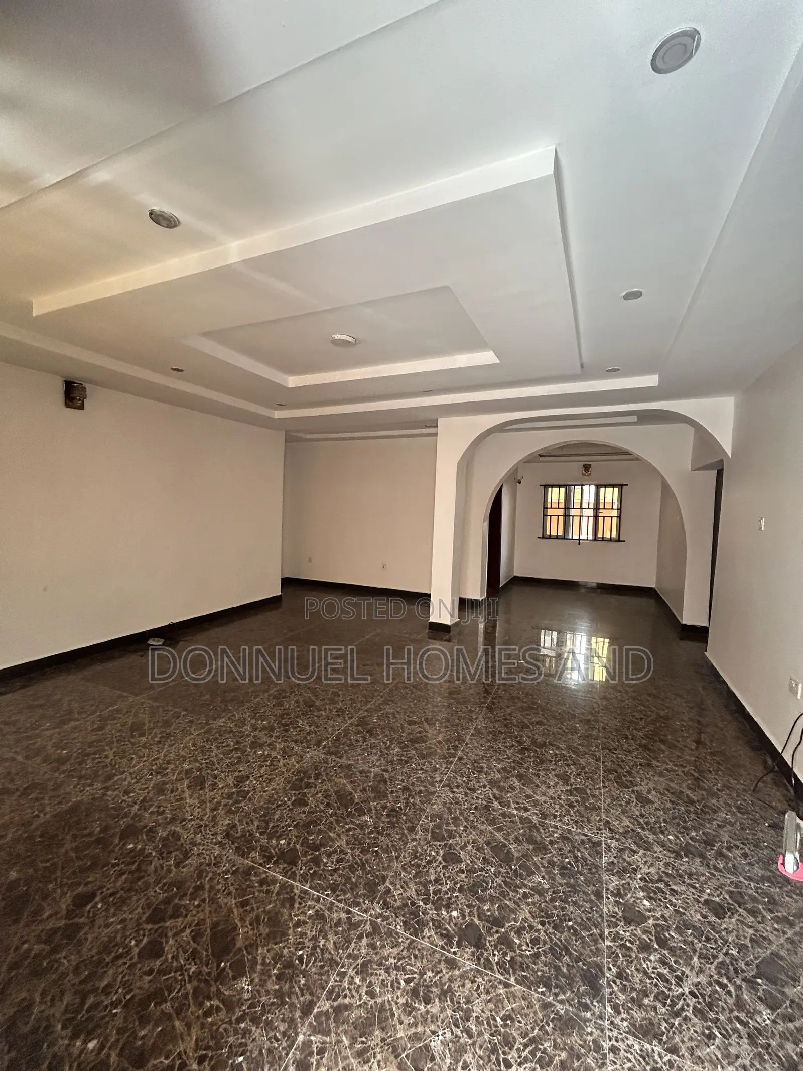 3bdrm Block of Flats in Osapa london for rent in Osapa london