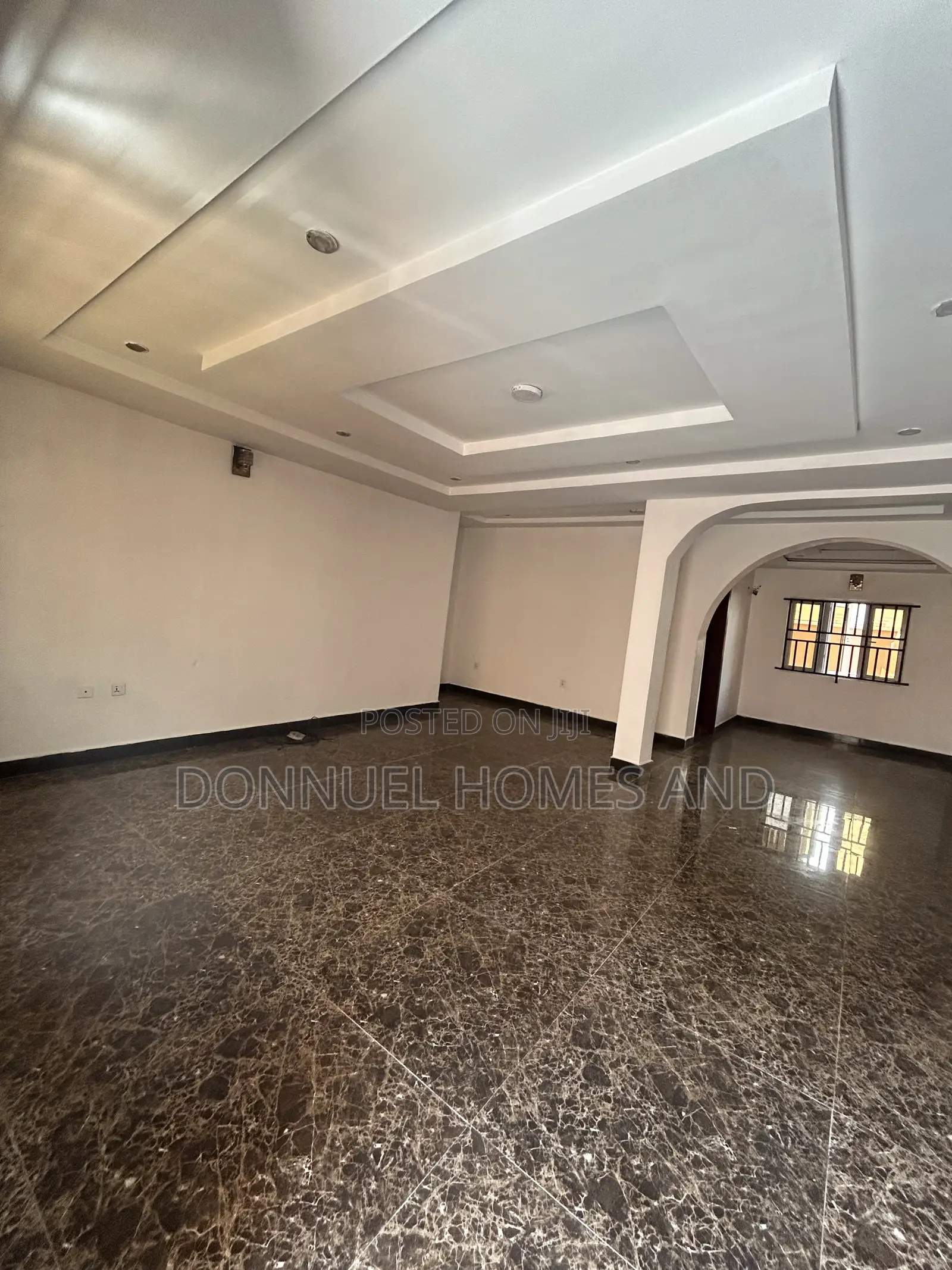 3bdrm Block of Flats in Osapa london for rent in Osapa london