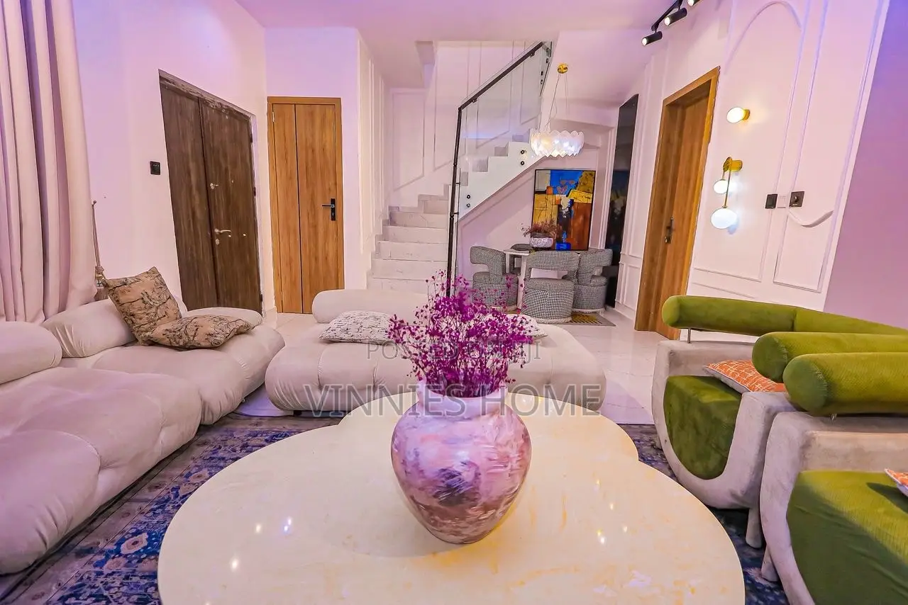 Furnished 4bdrm Townhouse / Terrace in Orchid Estate, Lekki Phase 2 in Lekki Phase 2