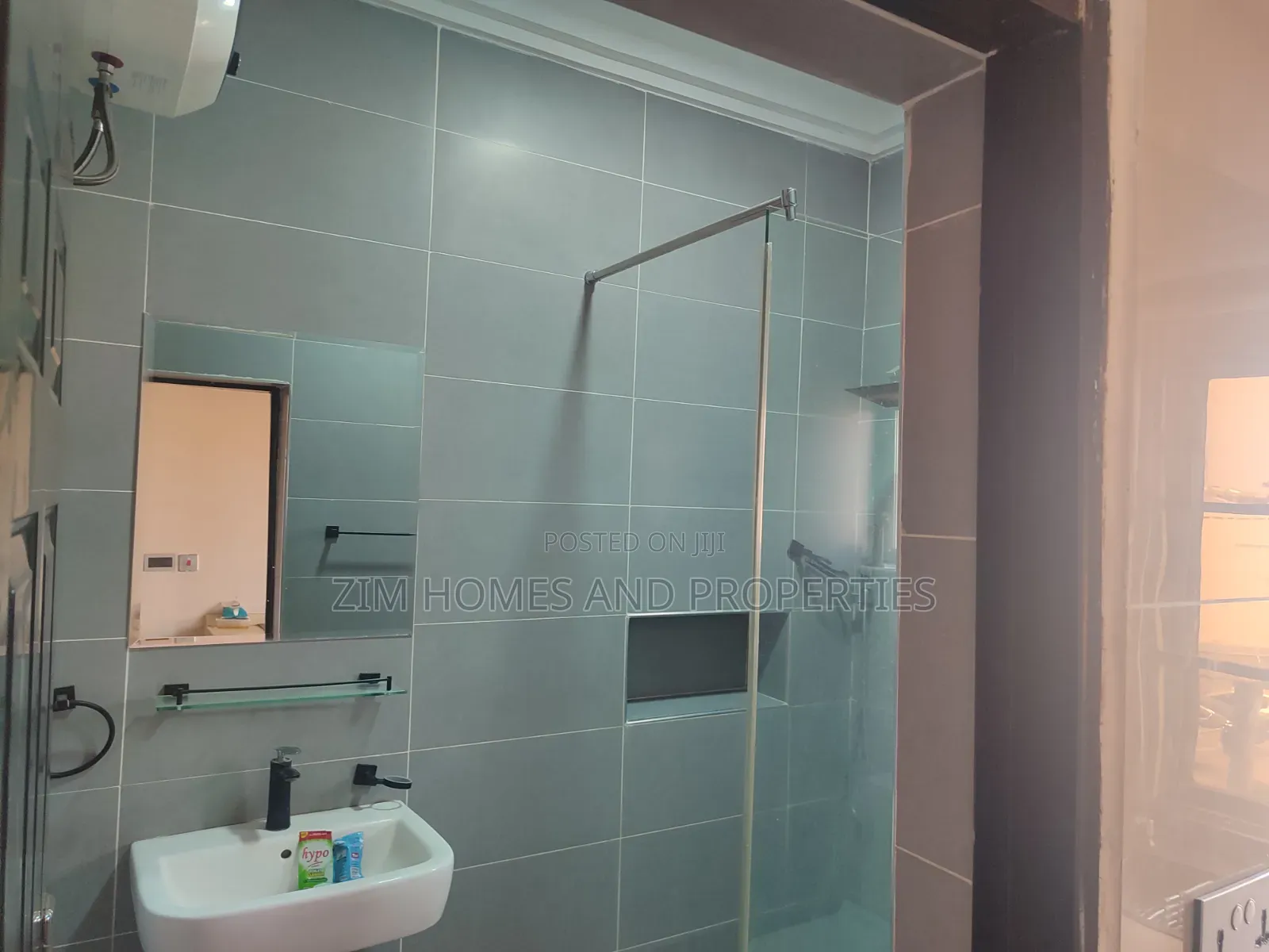 Mini Flat in Zim Homes And, Wuye for rent in Wuye
