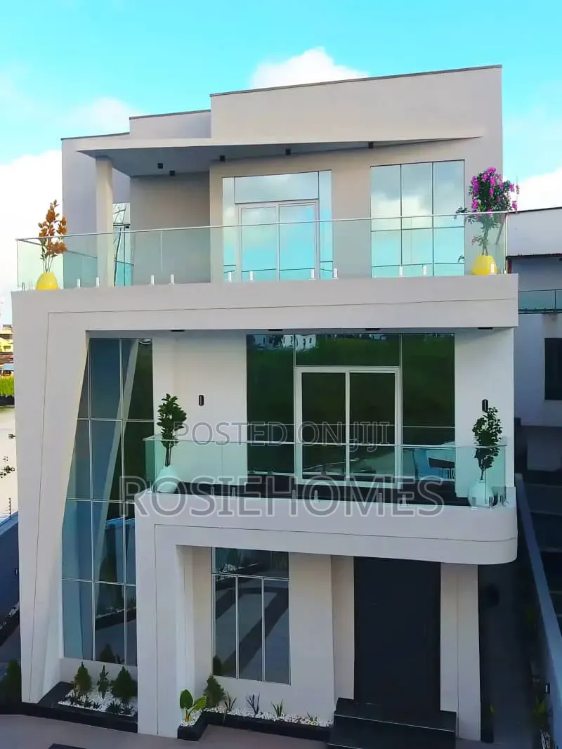 5bdrm Duplex in Hampton Lake Estate,, Chevron for sale in Chevron