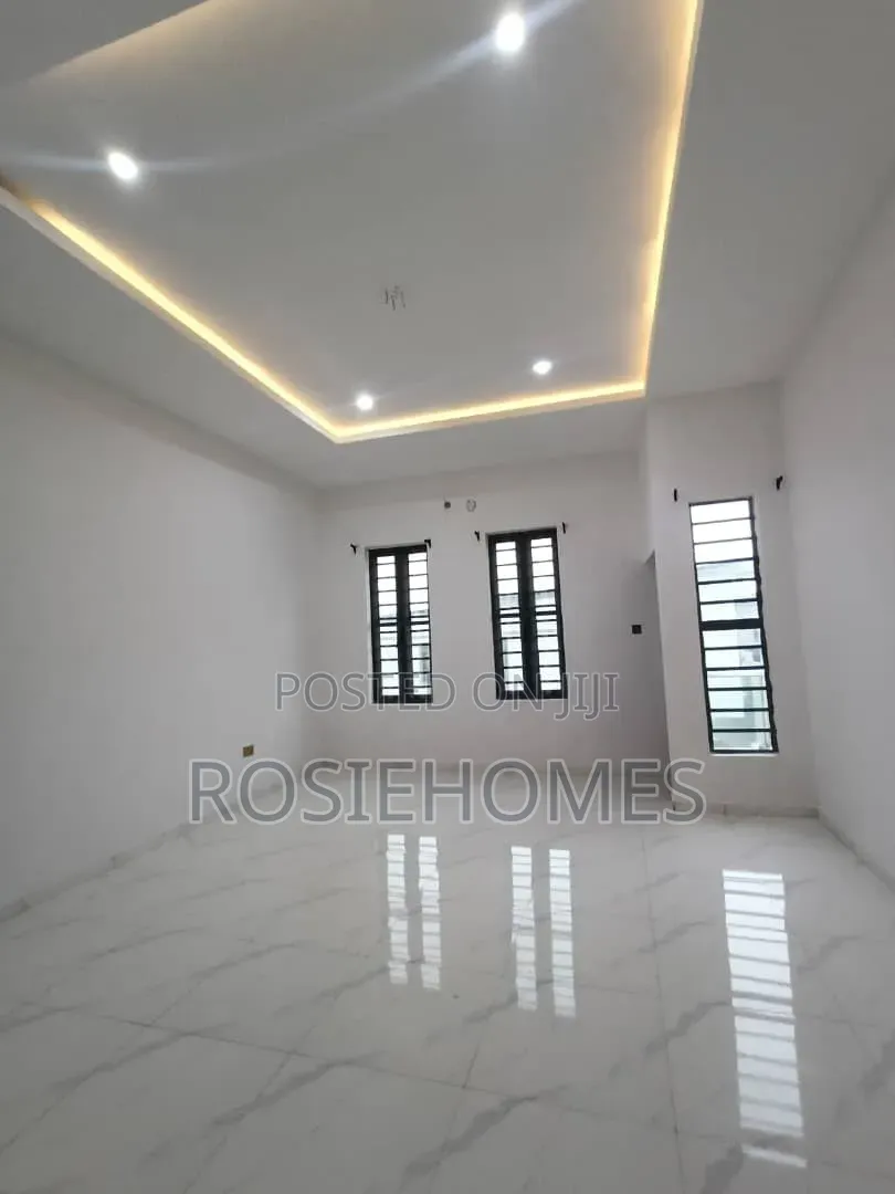 5bdrm Duplex in Hampton Lake Estate,, Chevron for sale in Chevron