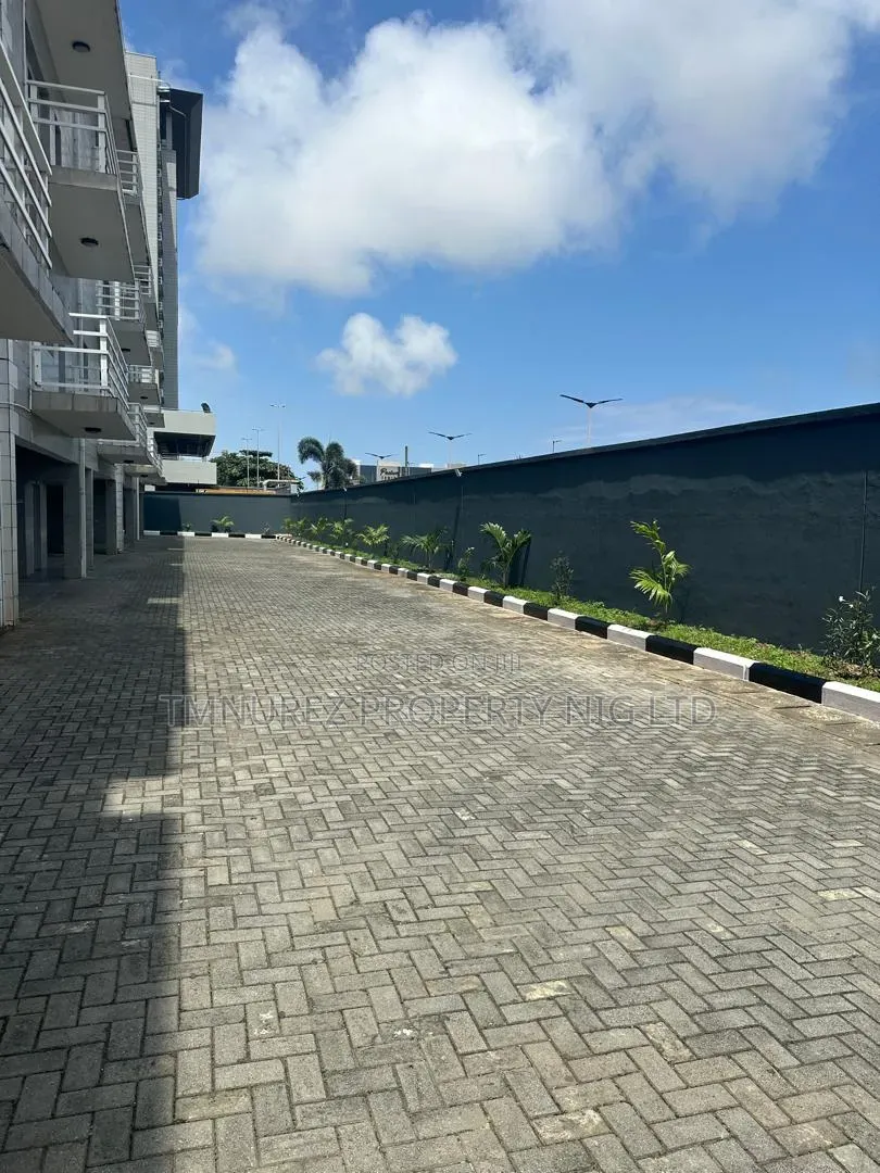 3bdrm Apartment in Ahmadu Bello Way for rent in Ahmadu Bello Way