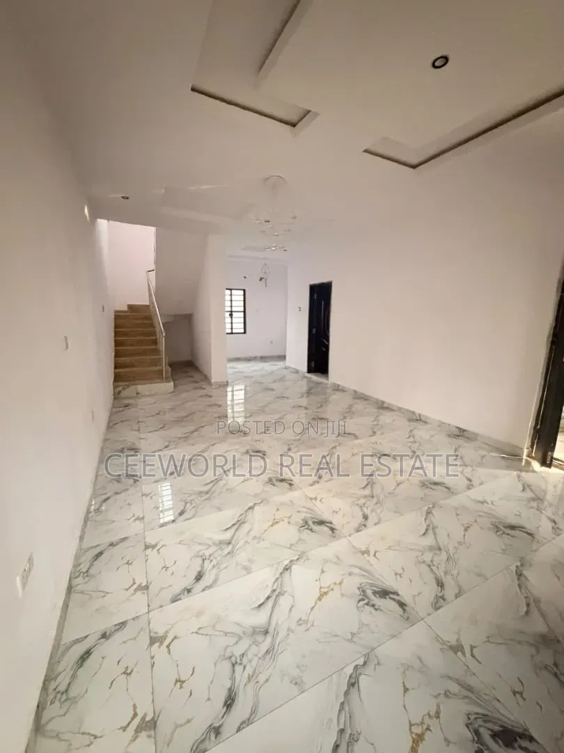 4bdrm Duplex in Kolapo Ishola Gra, Akobo for sale in Akobo