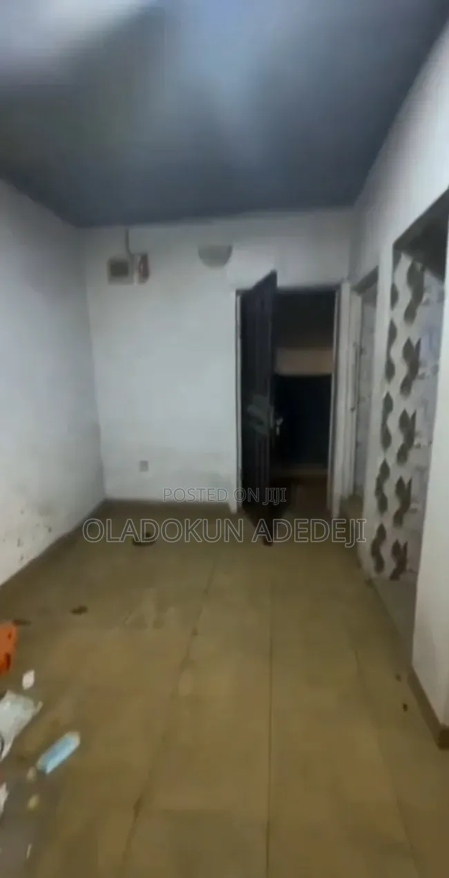 1bdrm Apartment in Off Kayode, Onipanu for rent in Onipanu