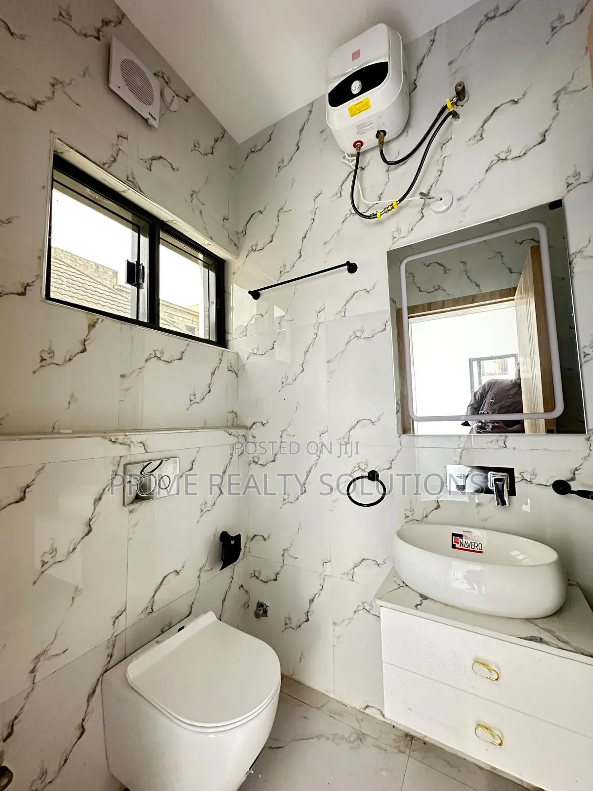 4bdrm Duplex in Chevron for sale in Chevron