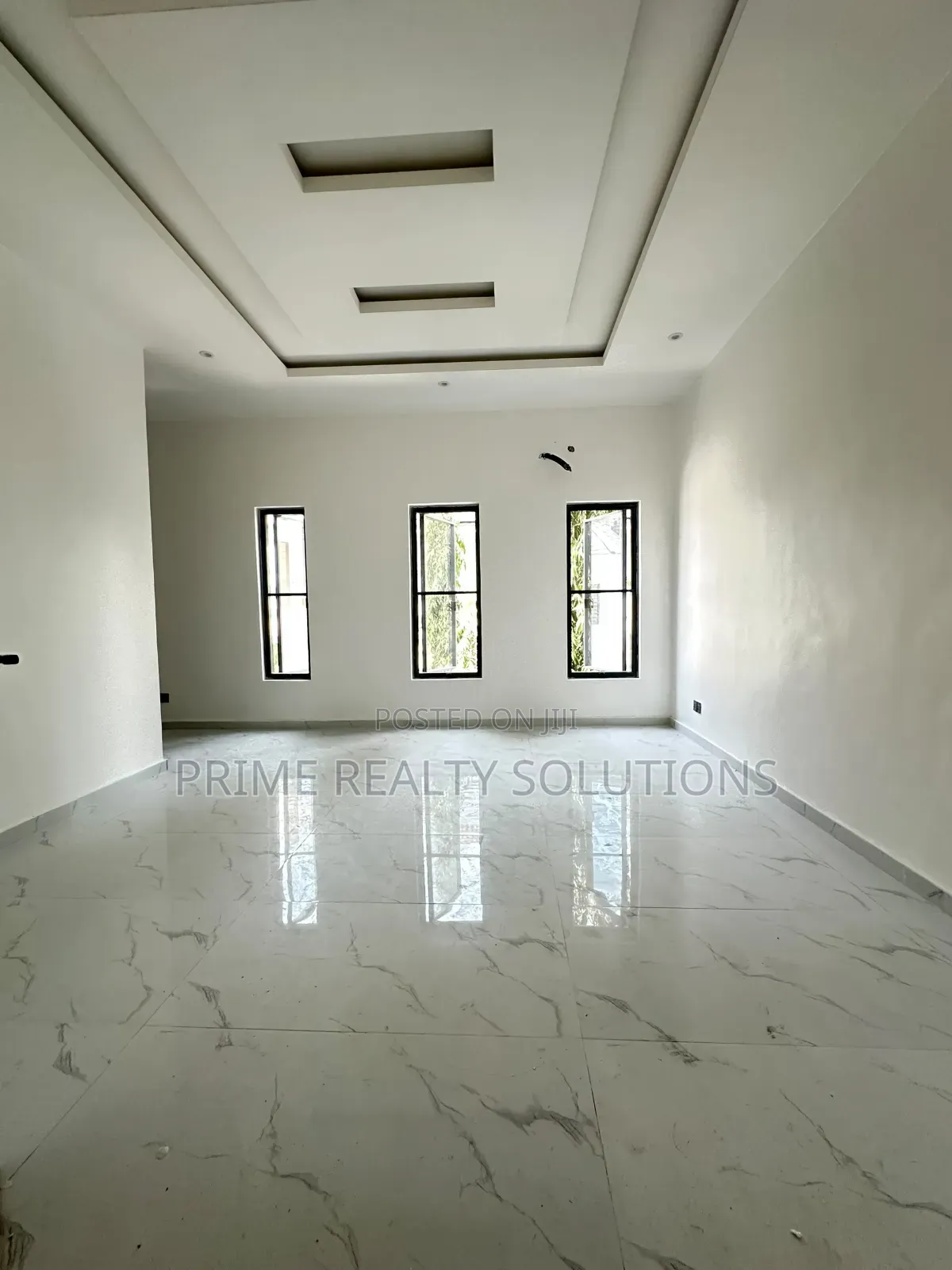 4bdrm Duplex in Chevron for sale in Chevron