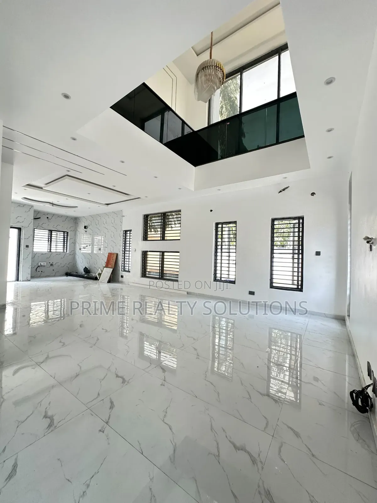 4bdrm Duplex in Chevron for sale in Chevron
