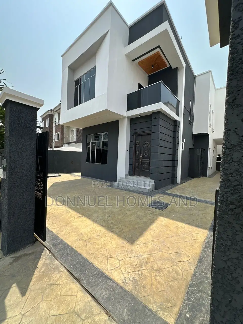 5bdrm Duplex in Osapa london for sale in Osapa london
