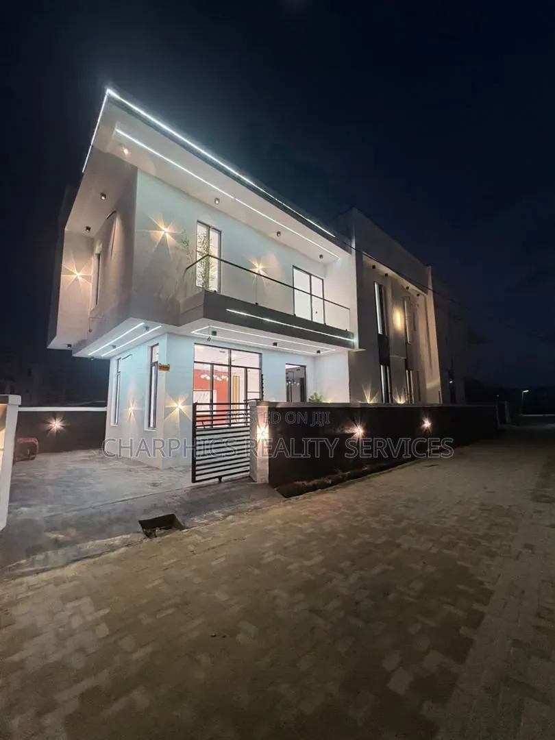 4bdrm Duplex in Off Lekki-Epe Expressway for sale in Off Lekki-Epe Expressway