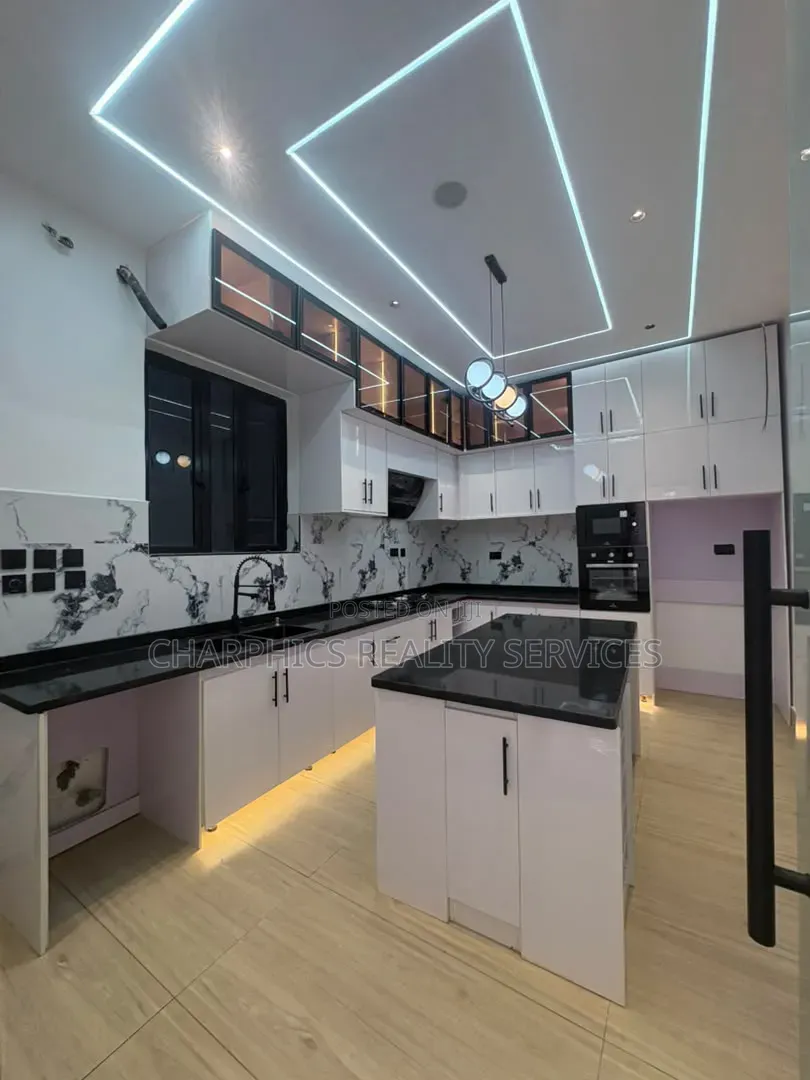 4bdrm Duplex in Off Lekki-Epe Expressway for sale in Off Lekki-Epe Expressway