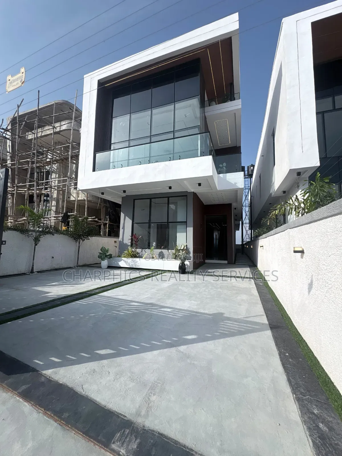 5bdrm Duplex in Off Lekki-Epe Expressway for sale in Off Lekki-Epe Expressway