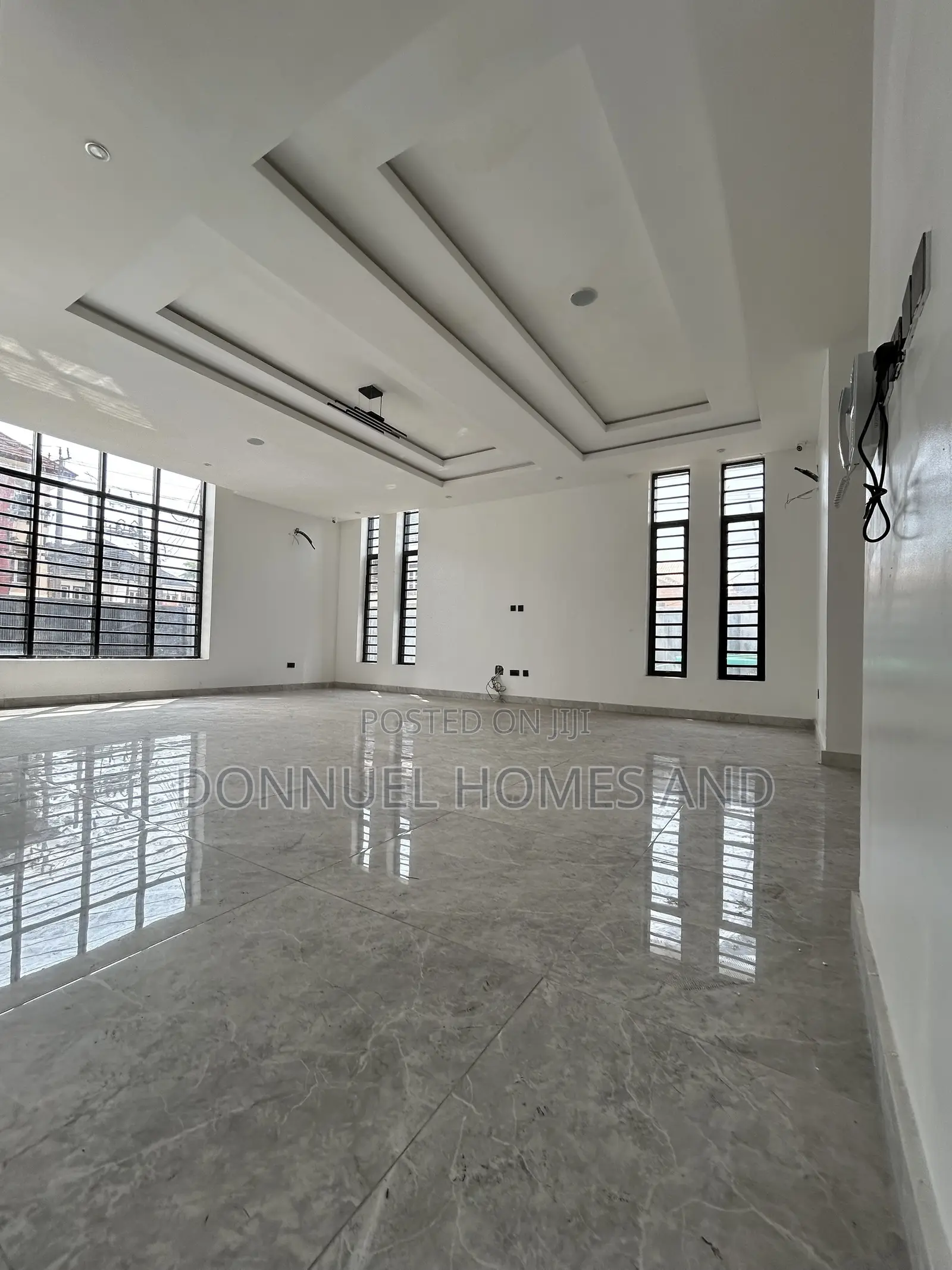5bdrm Duplex in Osapa london for sale in Osapa london