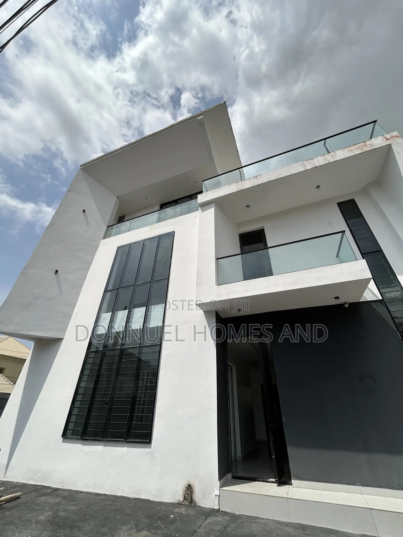 5bdrm Duplex in Osapa london for sale in Osapa london