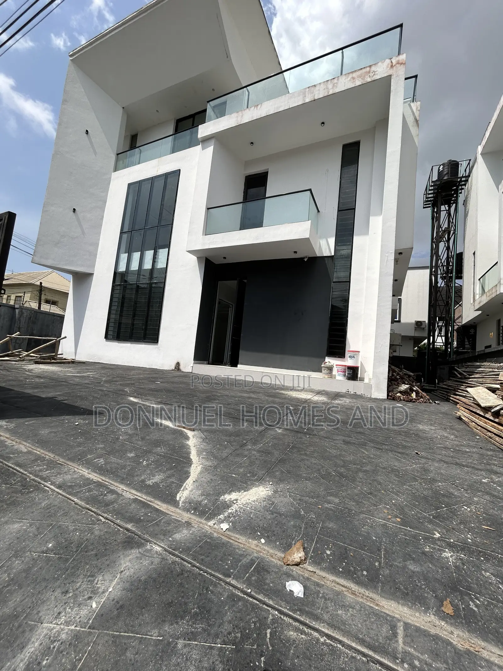 5bdrm Duplex in Osapa london for sale in Osapa london