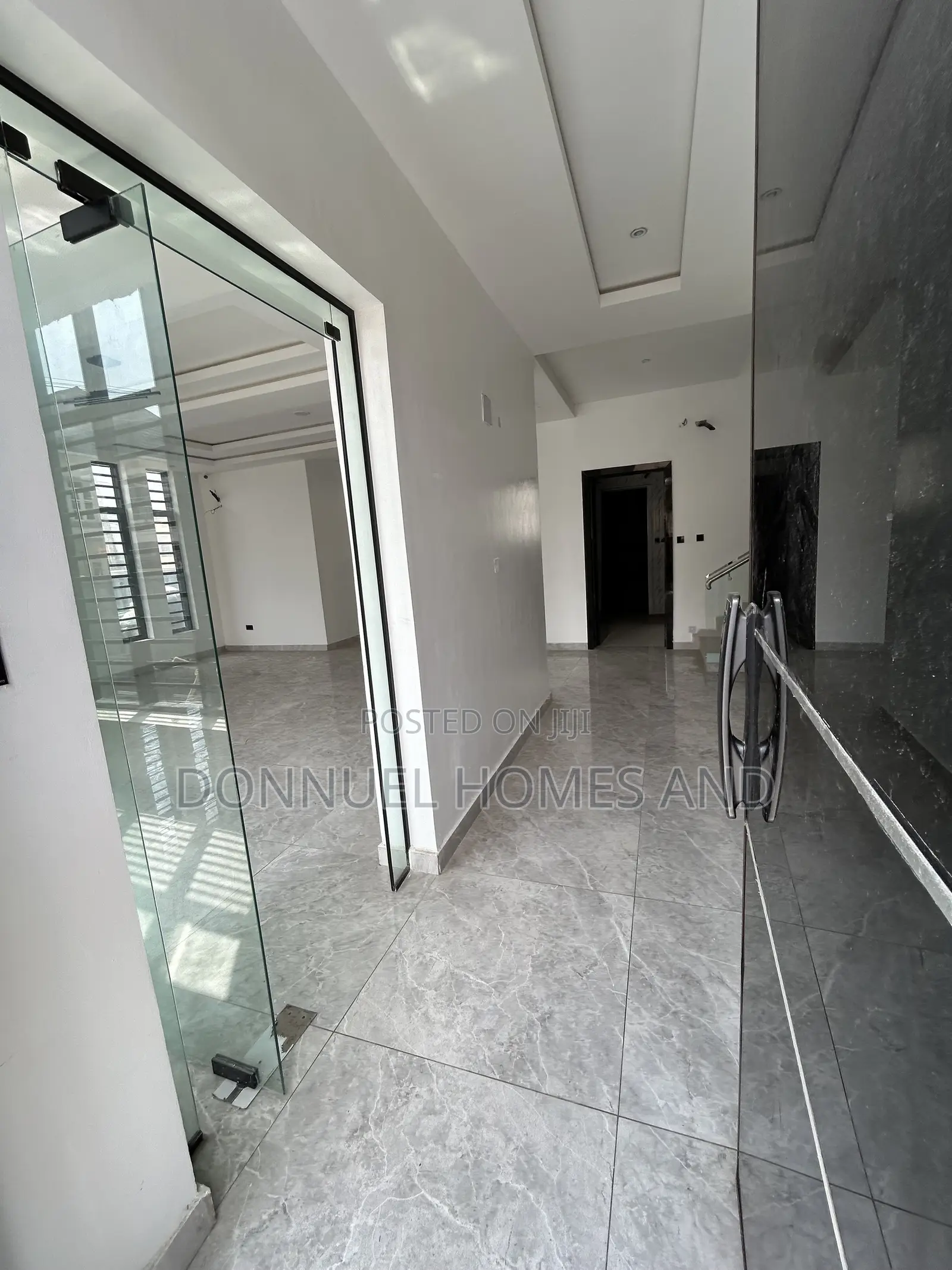 5bdrm Duplex in Osapa london for sale in Osapa london