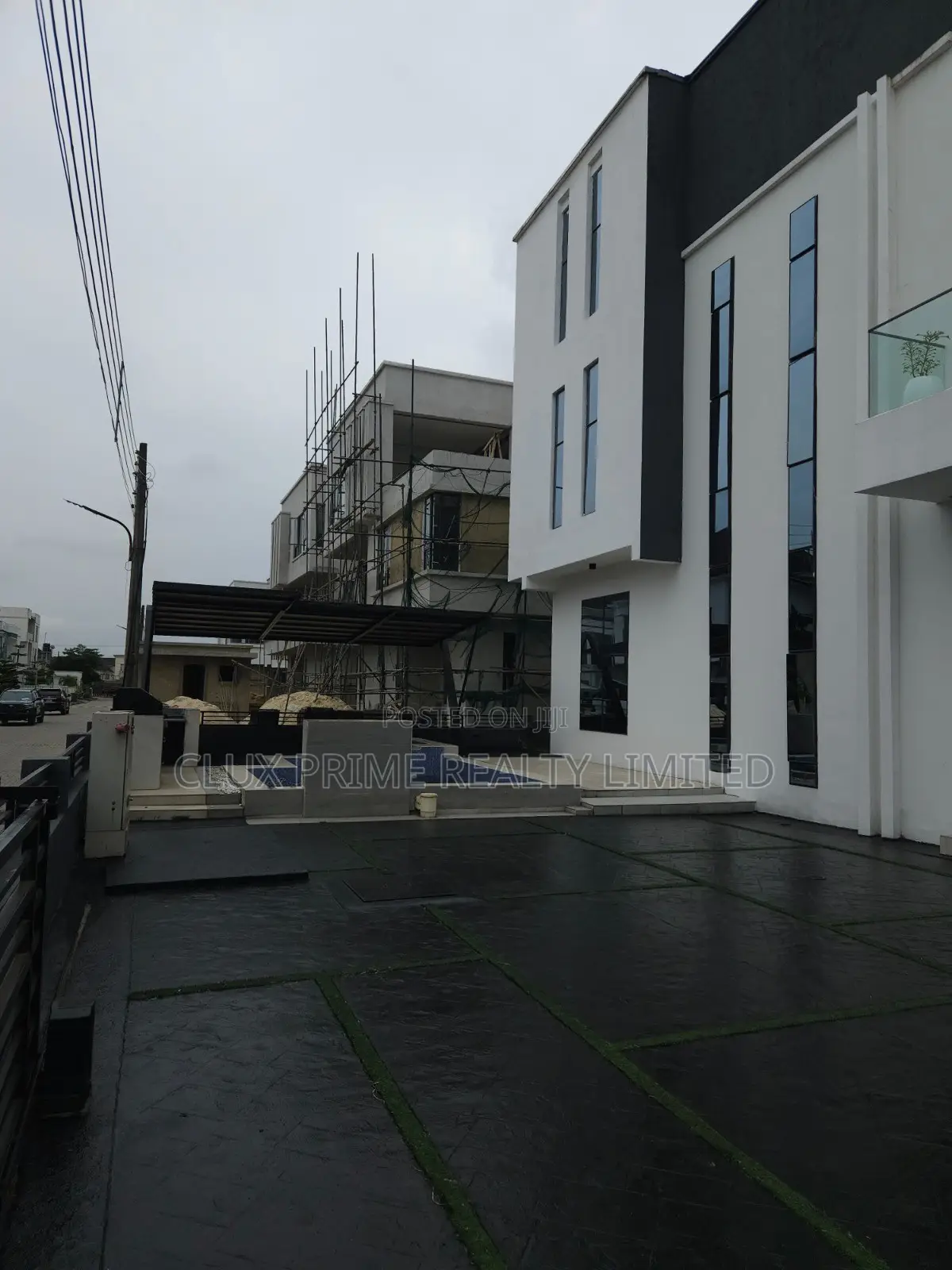 5bdrm Duplex in Osapa london for sale in Osapa london