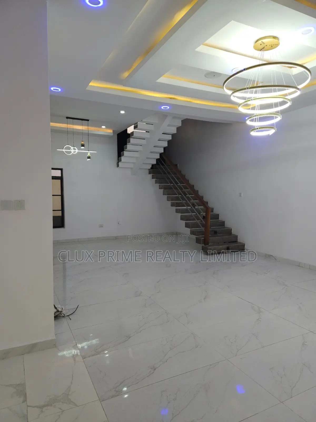 5bdrm Duplex in Lekki for sale in Lekki