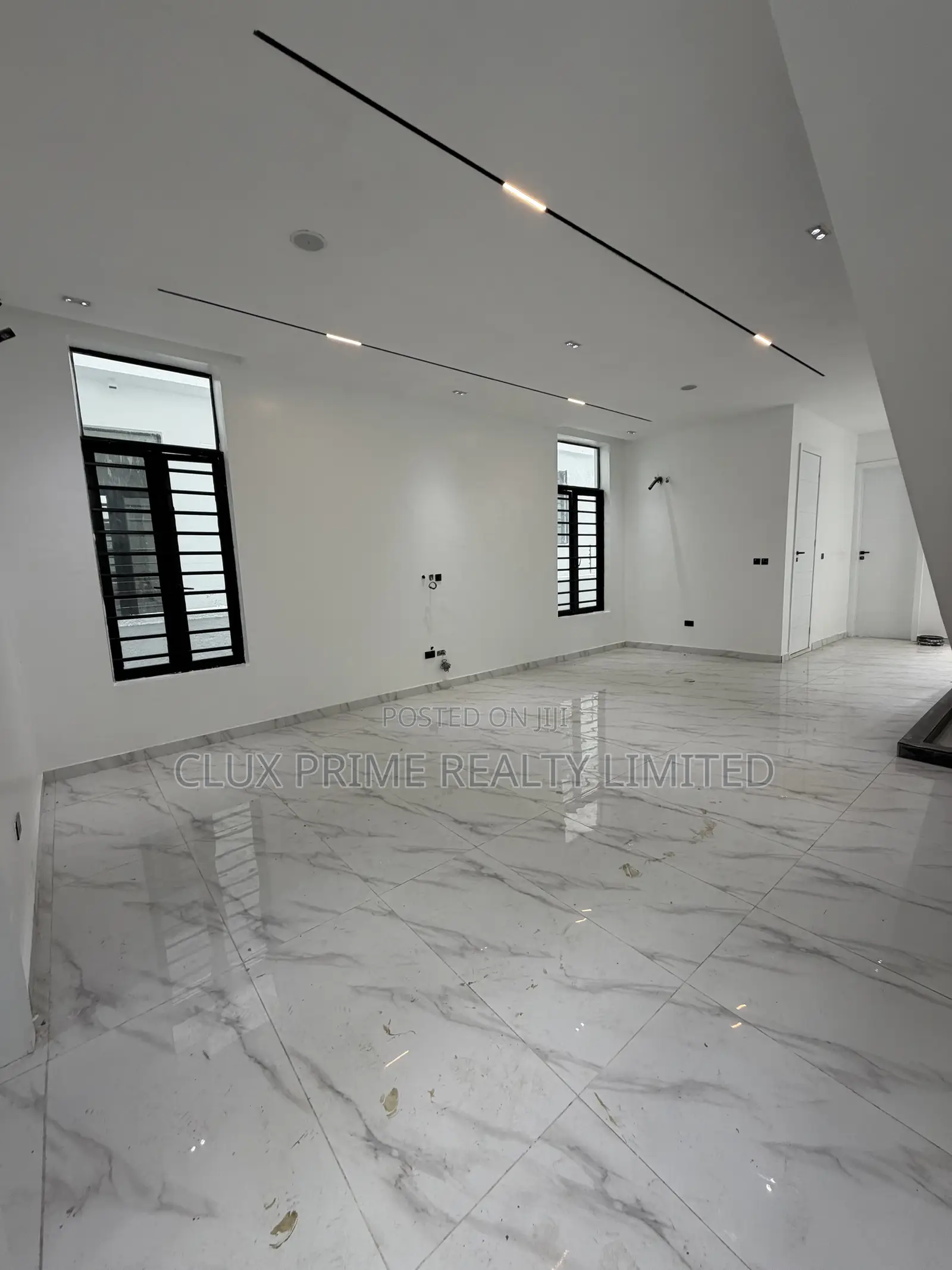 5bdrm Duplex in Lekki for sale in Lekki