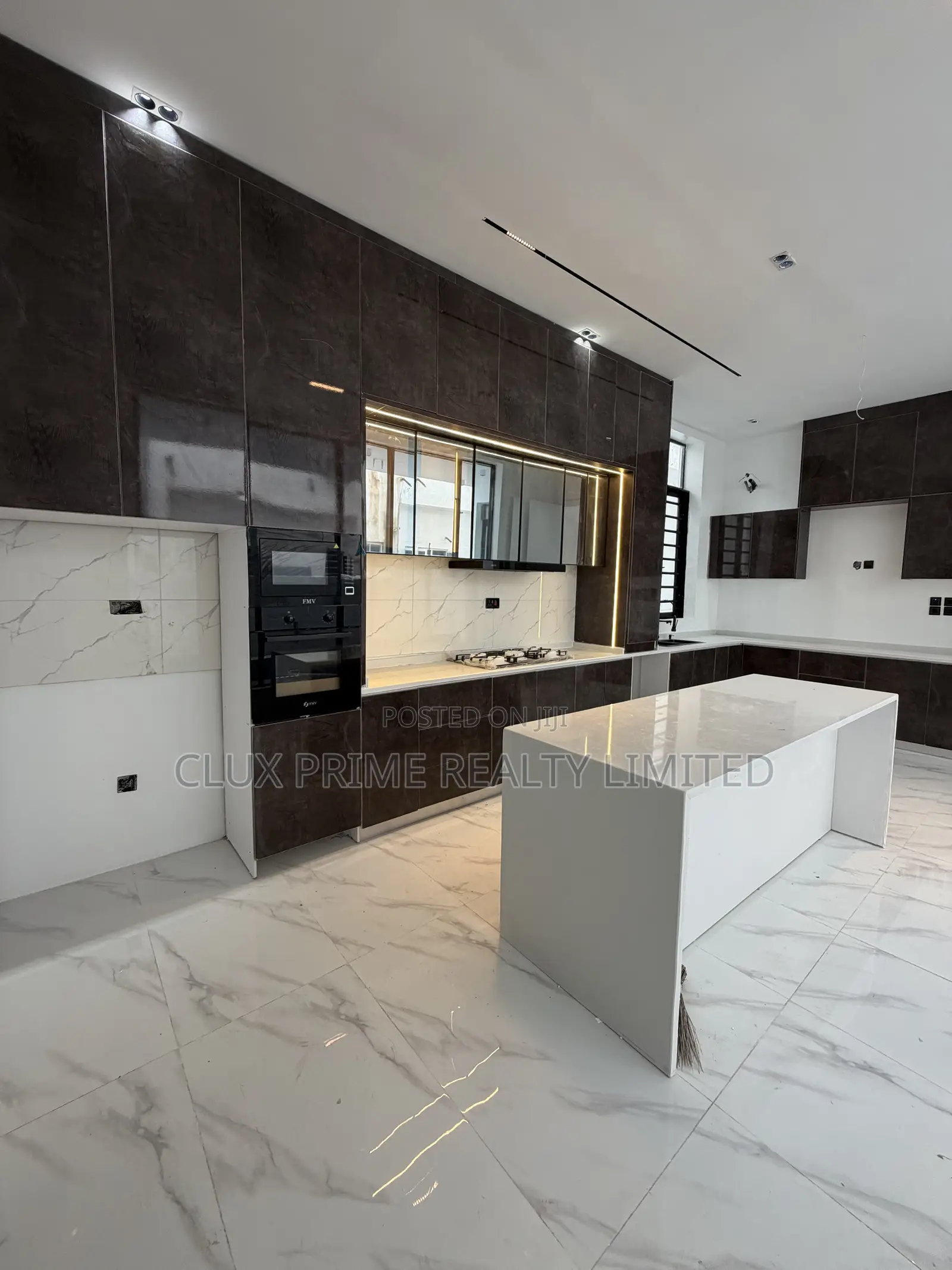 5bdrm Duplex in Lekki for sale in Lekki