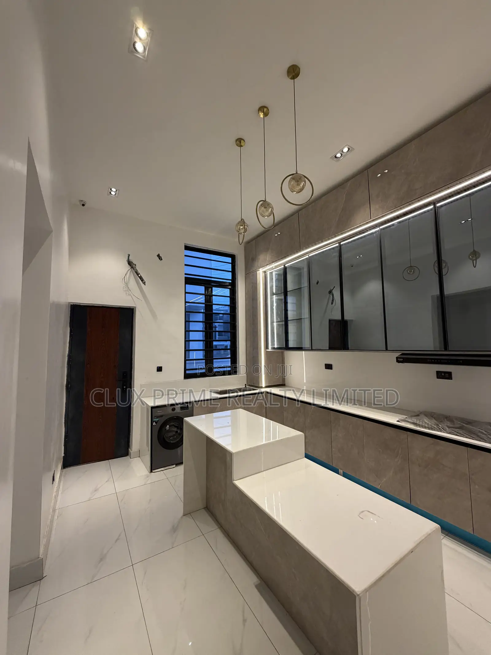 5bdrm Duplex in Lekki for sale in Lekki