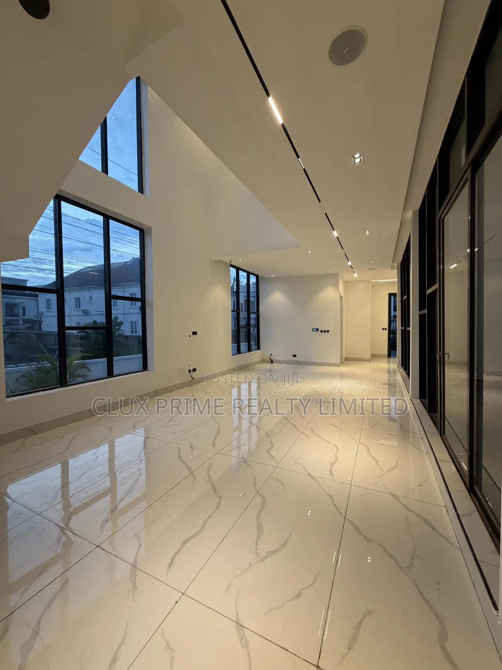 5bdrm Duplex in Lekki for sale in Lekki