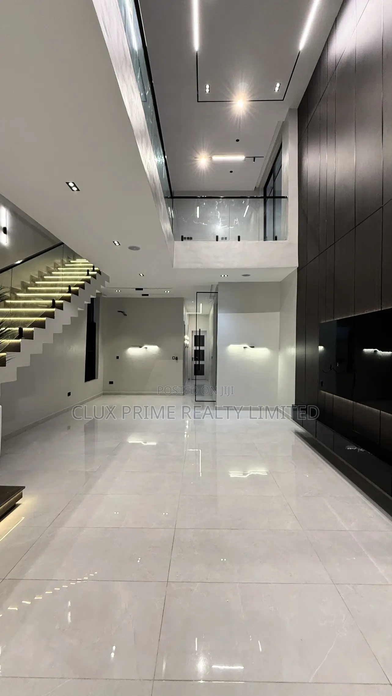 5bdrm Duplex in Lekki for sale in Lekki